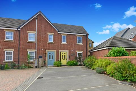 2 bedroom townhouse for sale, Autumn Close, Drighlington, West Yorkshire, BD11