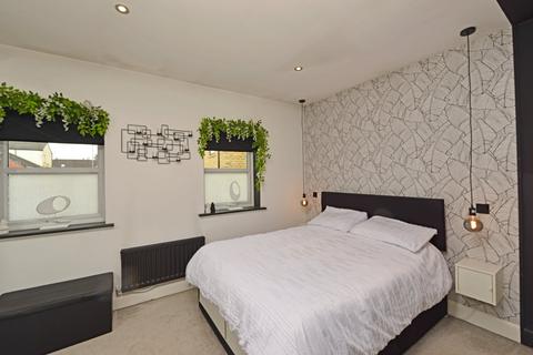 7 Autumn Close, Bradford, BD11 1EF