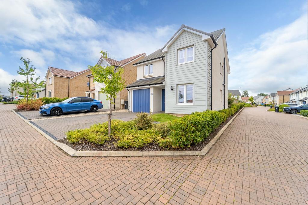 Front Garden and Garage