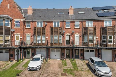 5 bedroom terraced house for sale, Huntington Crescent, Far Headingley, Leeds, LS16