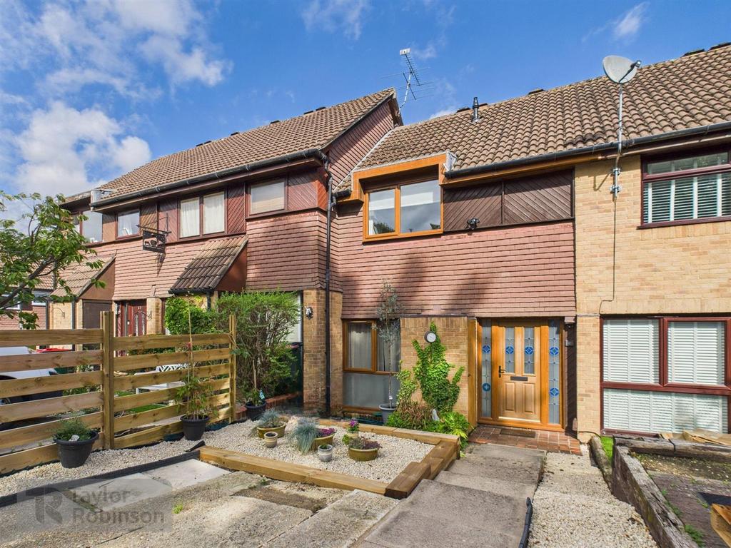 Ifield, Crawley 2 bed terraced house - £330,000
