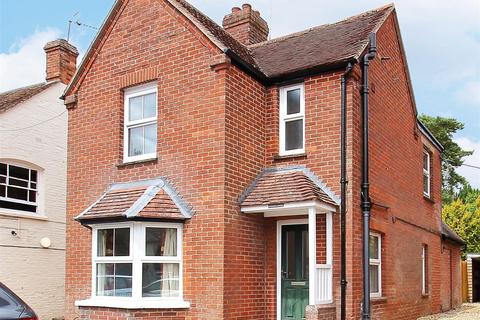 2 bedroom detached house for sale, High Street, Stockbridge