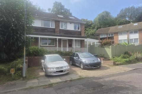 8 Uplands, Canterbury, CT2 7BL