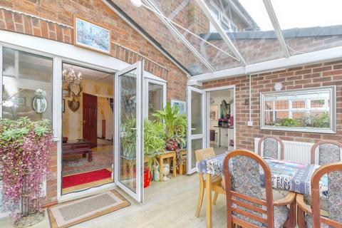 6 bedroom detached house for sale, Ainsdale Road, Leicestershire LE3