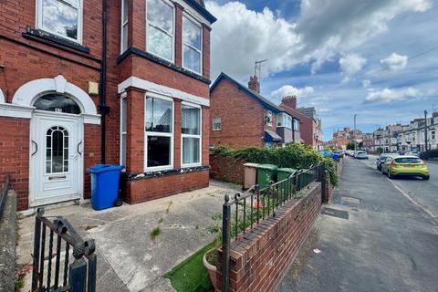 undefined, 6 Bed End-Terraced House, Horsforth Avenue, Bridlington, YO15 3DF
