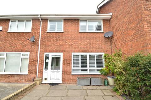 3 bedroom terraced house to rent, Roborough Walk, Hornchurch