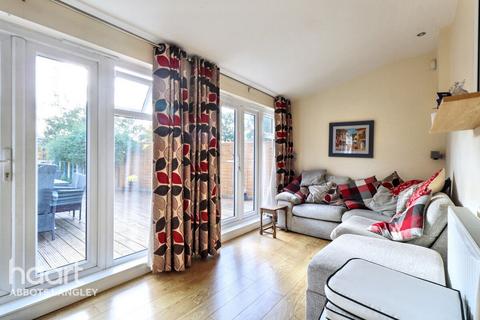 3 bedroom semi-detached house for sale, Gallows Hill, Kings Langley