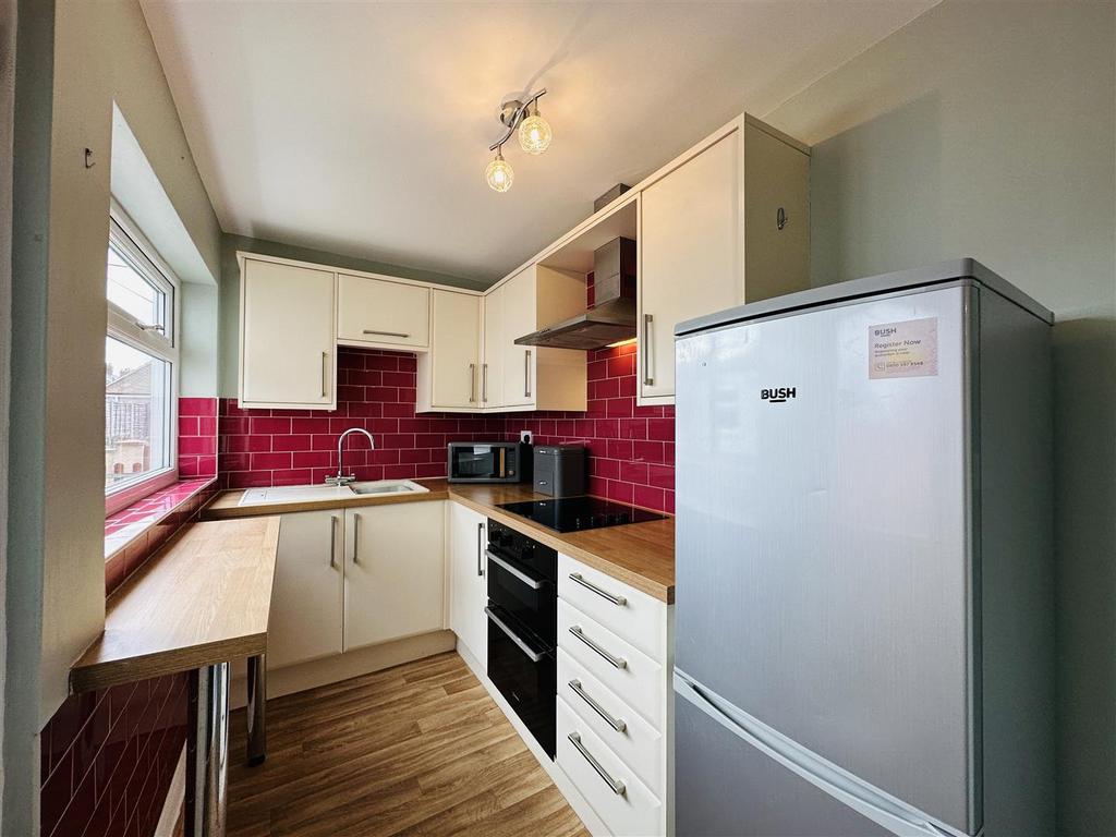 Kitchen 1.jpg
