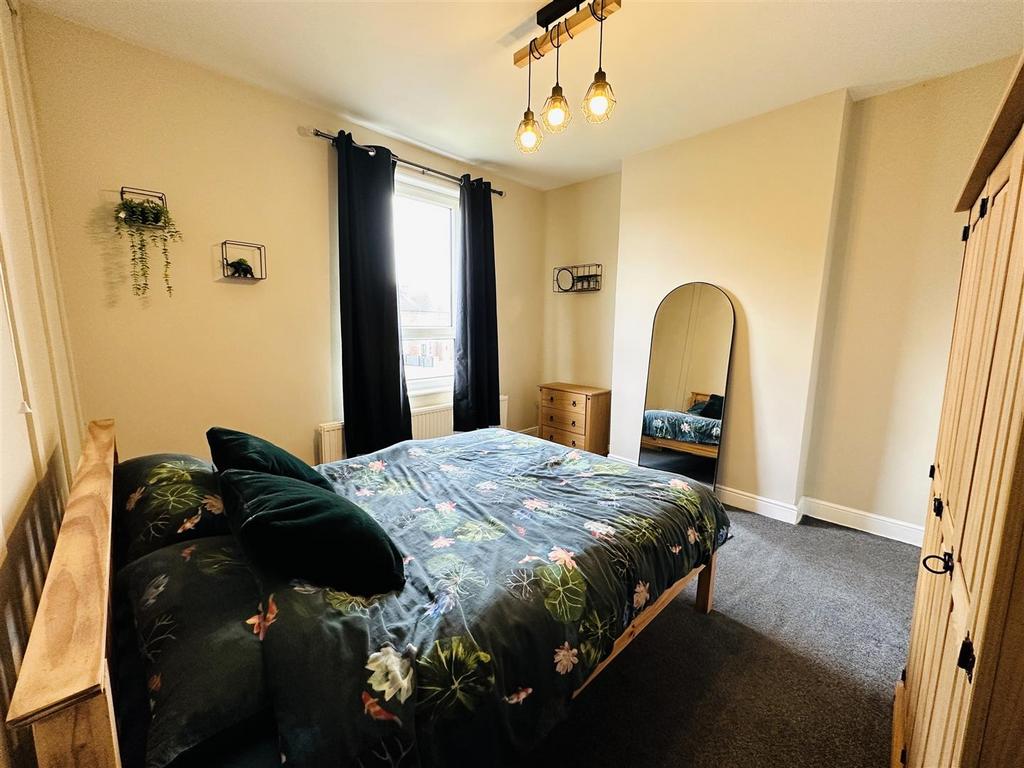Bed 1...jpg