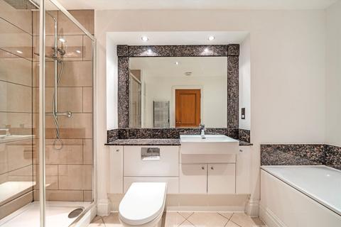 3 bedroom flat to rent, The Boulevard, London SW6