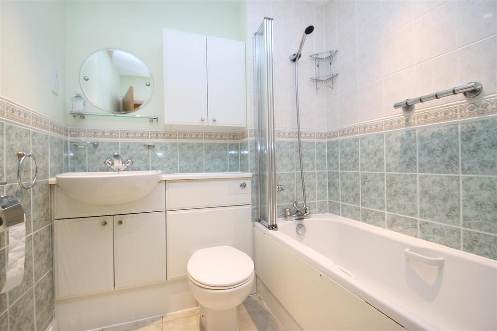 Bathroom.JPG