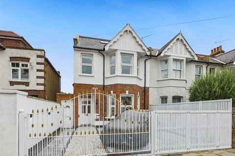 undefined, St Leonards Road, Richmond Upon Thames