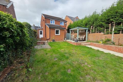 The Walk, Birdwell, S70