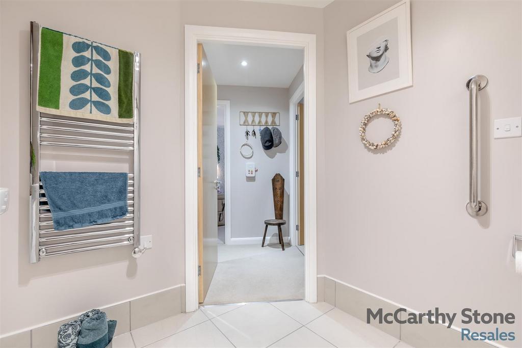 8664291-interior10.jpg