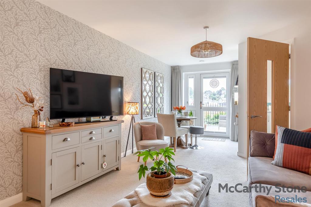8664291-interior16.jpg