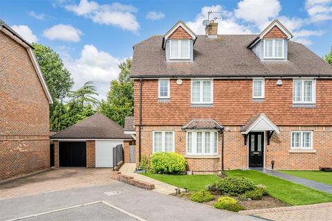 Rowan Close, Banstead