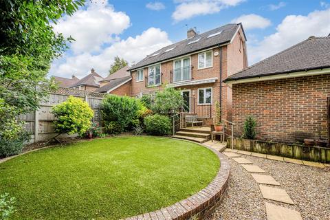 undefined, Rowan Close, Banstead