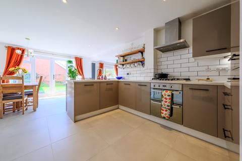 15 Arlington Road, Brockworth, Gloucester, GL3 4GB