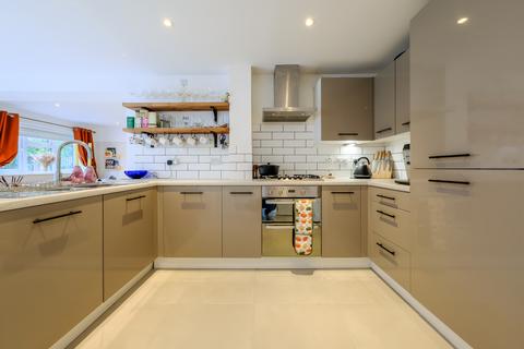 15 Arlington Road, Brockworth, Gloucester, GL3 4GB