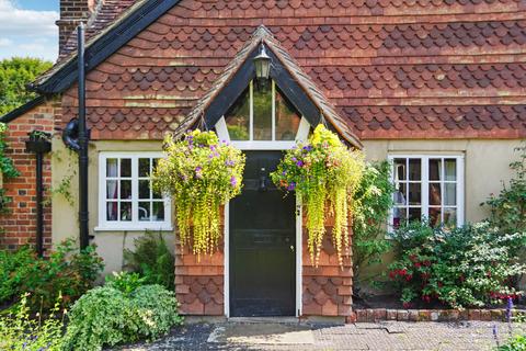 3 bedroom cottage for sale, Hambleden Village, Henley-on-thames, RG9