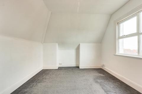 2 bedroom flat for sale, Kings Road, Westcliff On Sea, SS0