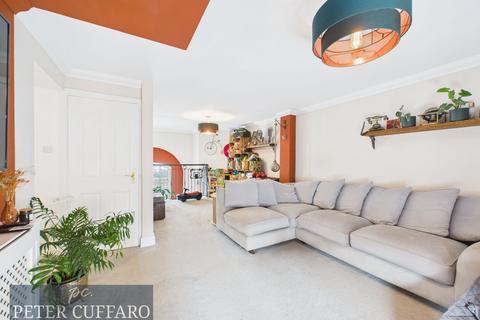 undefined, Watton Road, Ware SG12