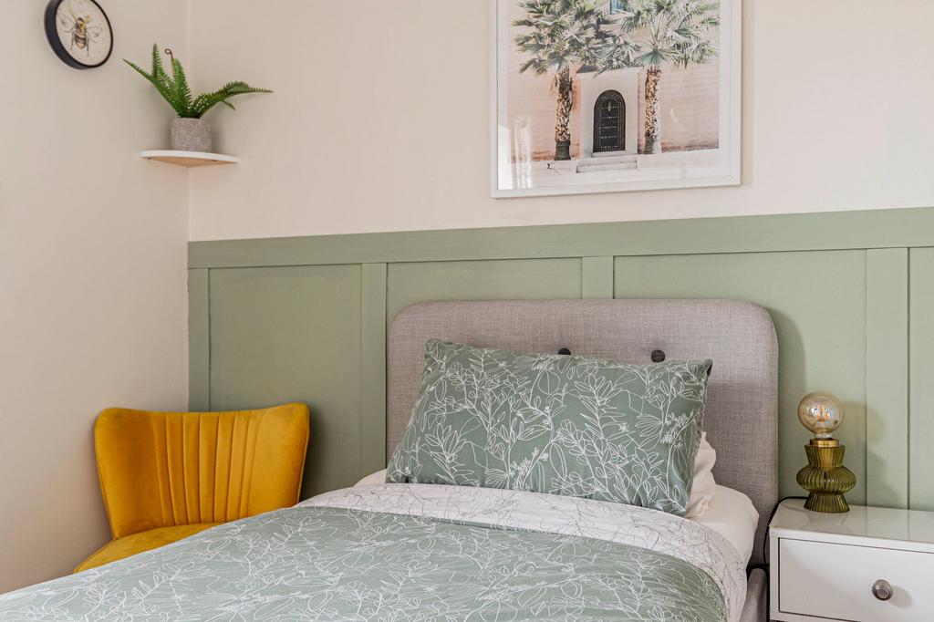 Bedroom Two (3)