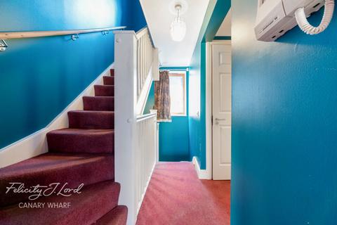 undefined, Vantage Mews, London E14