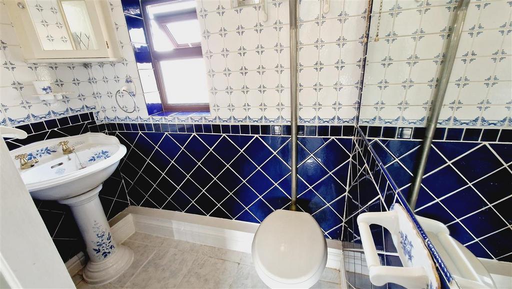 3 seaton ensuite