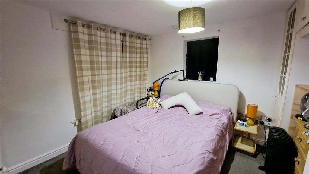 3 b seaton bedroom 1