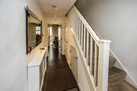 4 bedroom detached house for sale, Long Hill Road, Huddersfield HD2