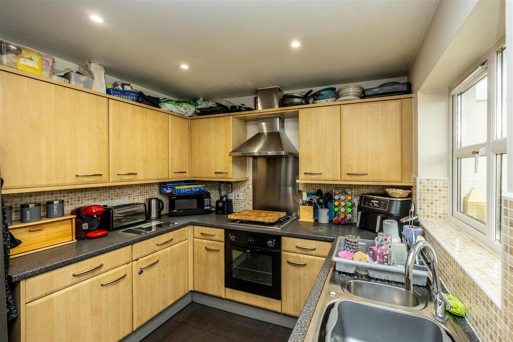 22 LHRHudds-080925-15.jpg