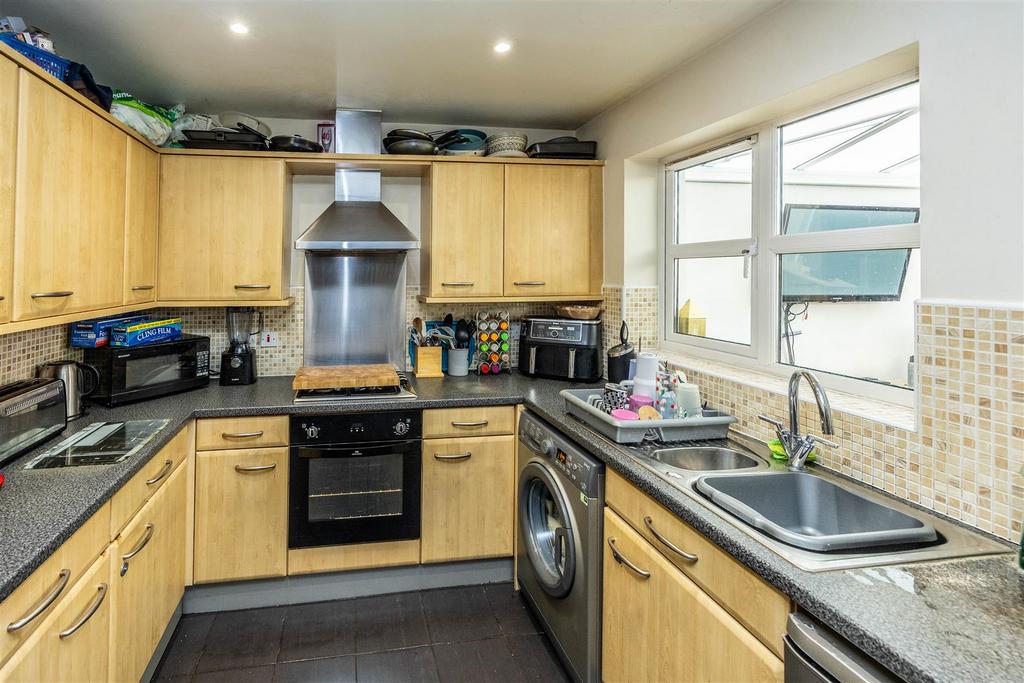 22 LHRHudds-080925-14.jpg