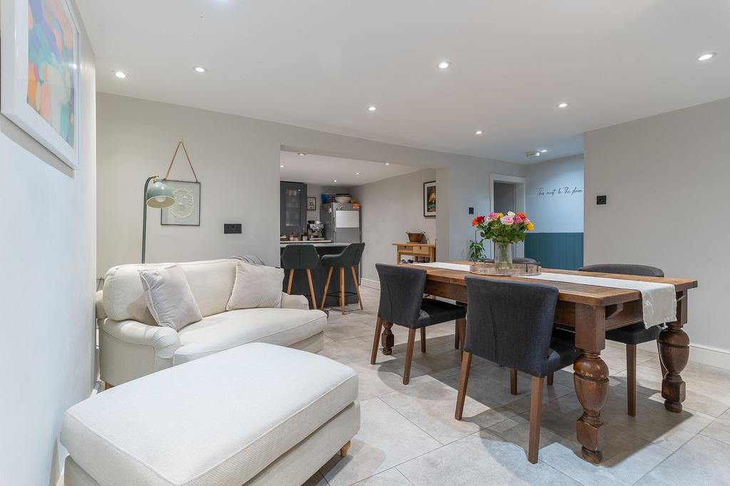 Kitchen/Dining Room