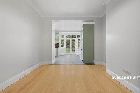 4 bedroom terraced house for sale, Dover Road, Aldersbrook E12