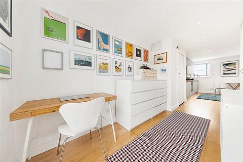 1 bedroom flat for sale, Battersea High Street, SW11