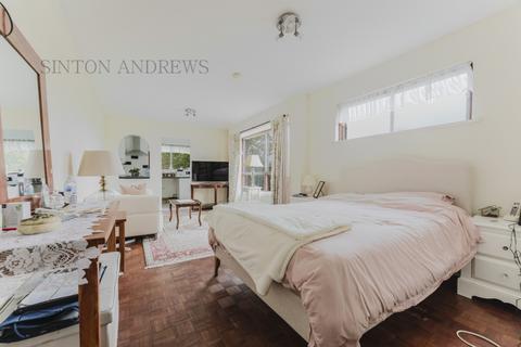 undefined, Frobisher Court, Cleveland Road, Ealing, W13