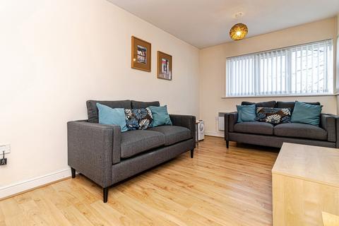 2 bedroom apartment to rent, Moss Lane East, Greater Manchester M14