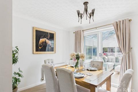 5 Skiplam Close, Hemlington, Middlesbrough, TS8 9RG
