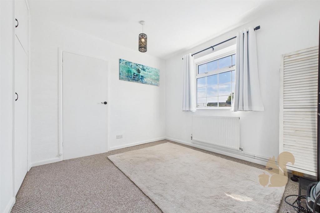 CAM03877 G0-PR0258-STILL004.jpg