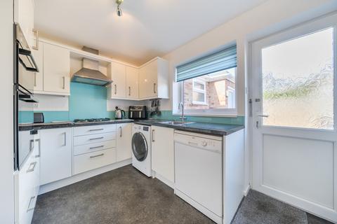 3 bedroom detached bungalow for sale, College View, Galmington