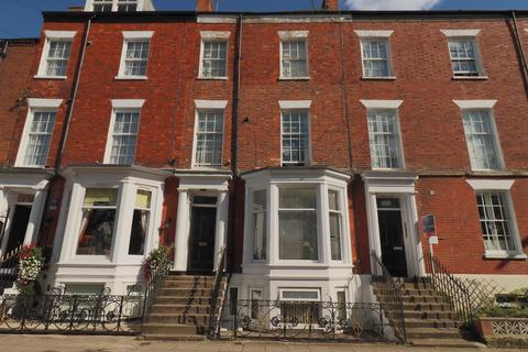 3 bedroom flat for sale, West Avenue, Filey YO14