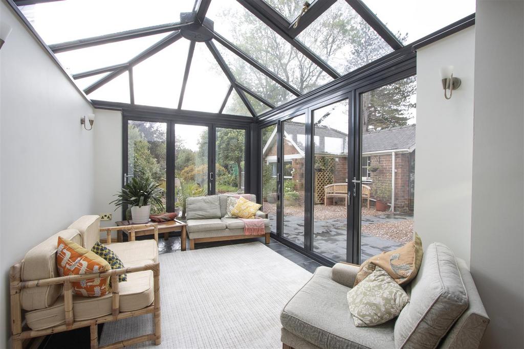 Sun/Garden Room 1
