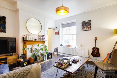 1 bedroom flat for sale, Pritchards Road, London