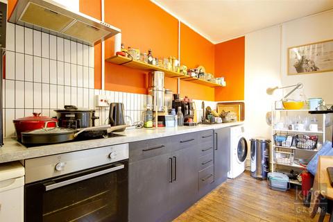 1 bedroom flat for sale, Pritchards Road, London