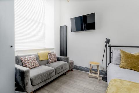 undefined, 13 West Newington Place, Edinburgh, EH9 1QU