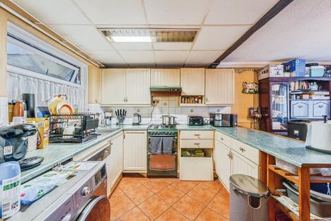 undefined, Maynard Close, Erith DA8