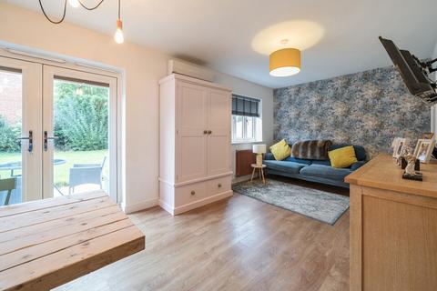 16 Cartmel Close, Towcester, NN12 6UA