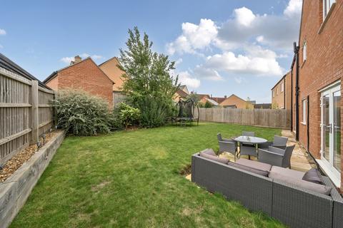 16 Cartmel Close, Towcester, NN12 6UA