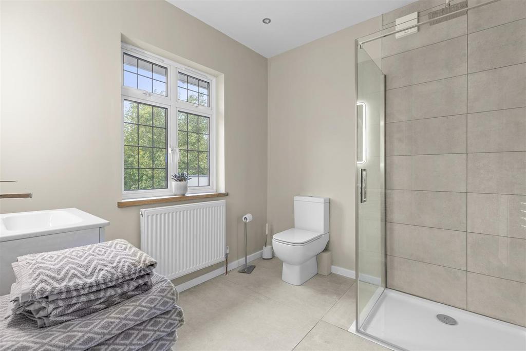 87 Hamilton Road, HP13 5 BQ-5.jpg